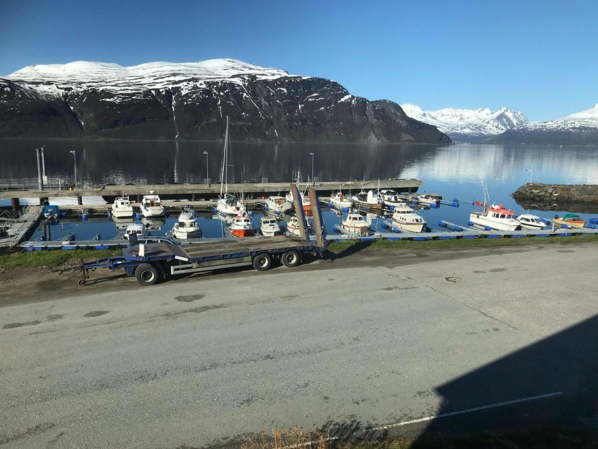 Anton Antonsens Veg 18 Leilighet Nr2 Appartamento Olderdalen Esterno foto