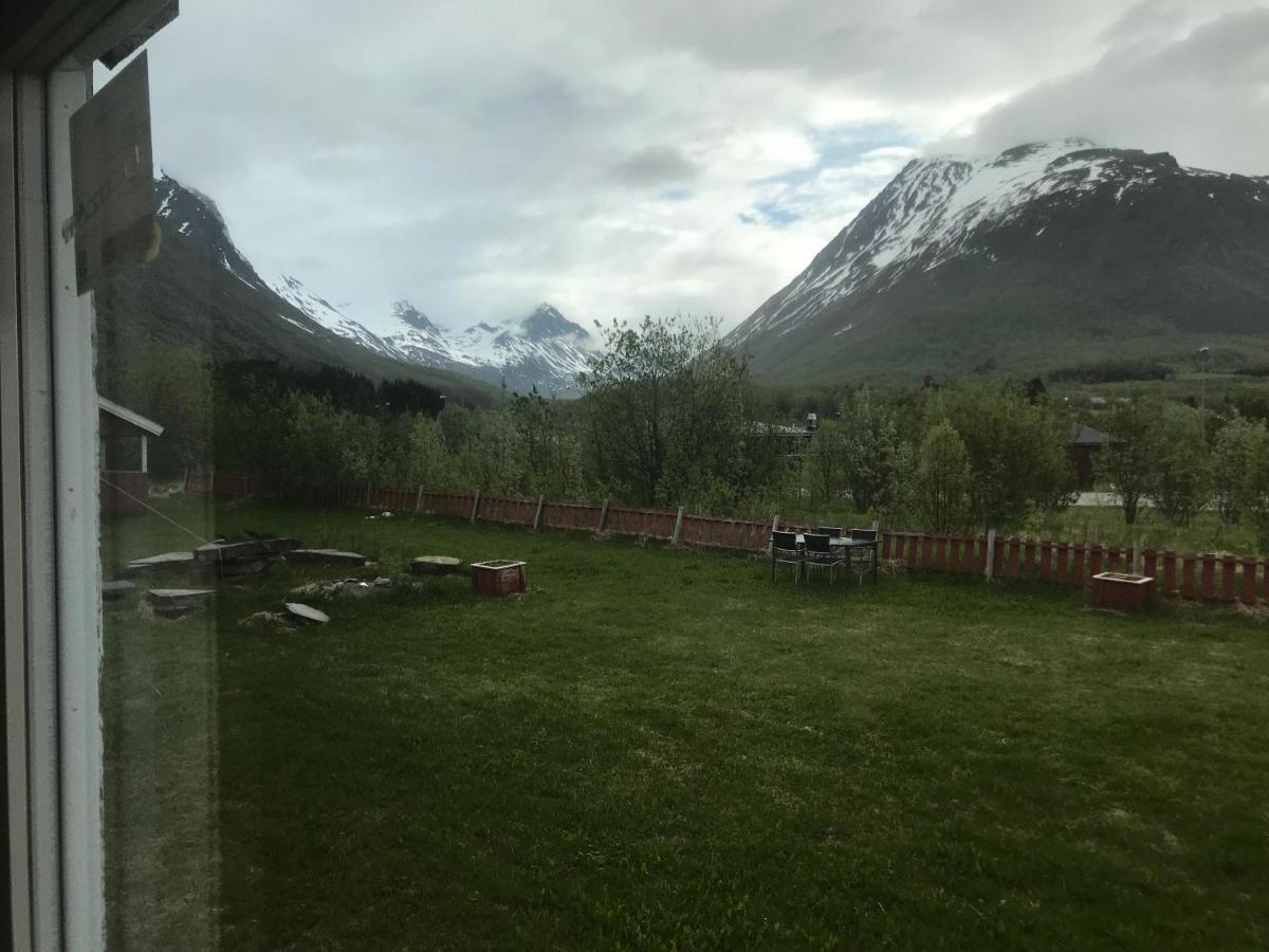 Anton Antonsens Veg 18 Leilighet Nr2 Appartamento Olderdalen Esterno foto